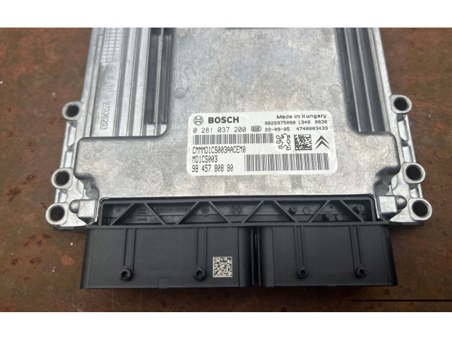 Блок управления двигателя 0281037200   Opel Combo E