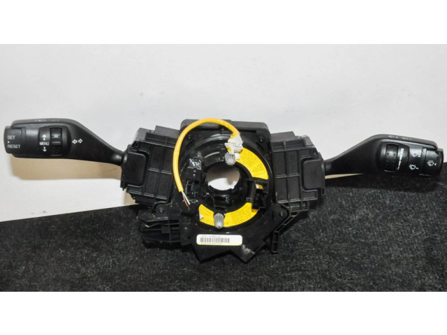 Подрулевой переключатель    Ford Focus