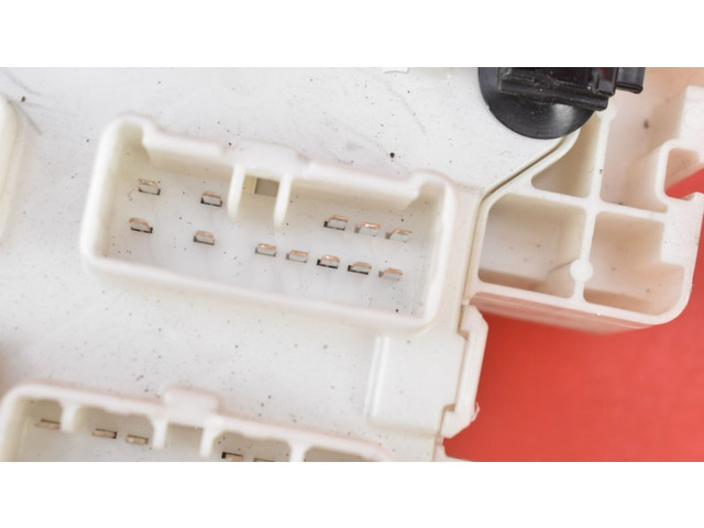 Блок предохранителей  36770-85LC0, 36770-85LC0   Suzuki Splash    