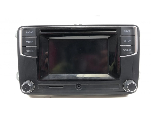 Радио/ проигрыватель CD/DVD / навигация