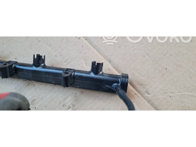 Vstřikovací lišta 05281429AA Chrysler Pacifica 36RUAE