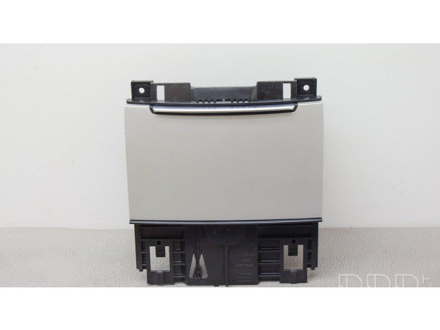 Передняя пепельница