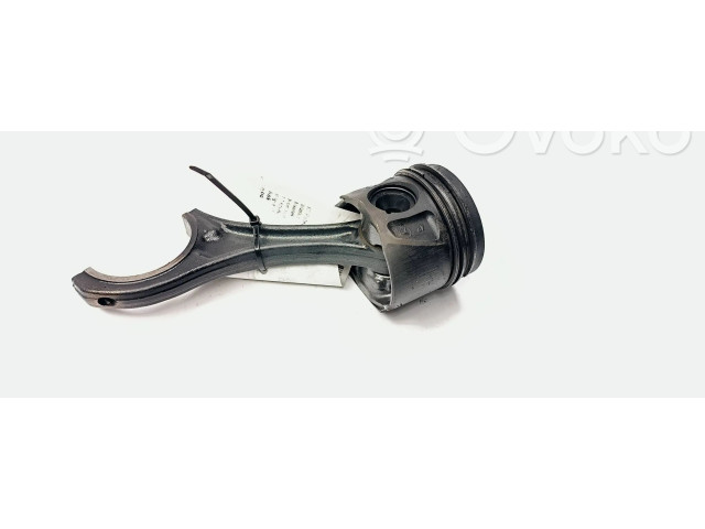 Поршень Mitsubishi Montero