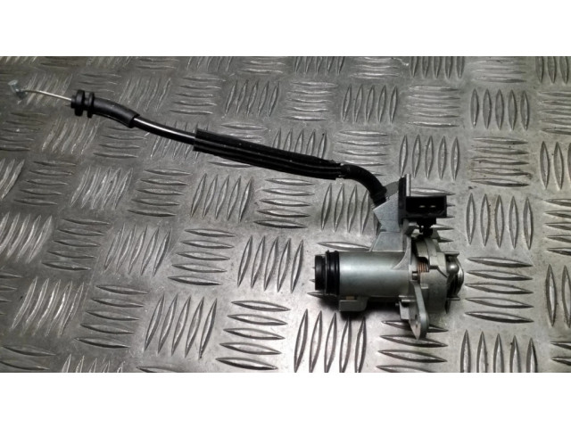 Замок задней крышки (наружный)