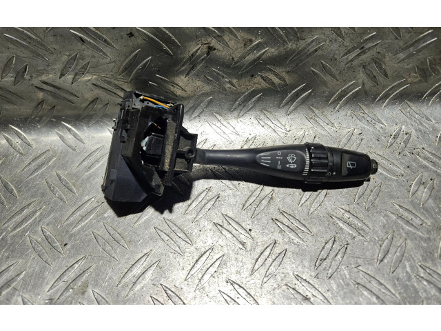 Ручка стеклоочистителей Mitsubishi Carisma