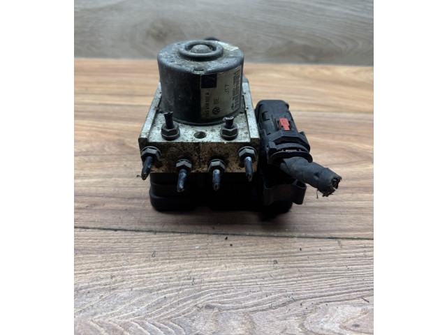 Блок АБС 2K0907379A, E0U4E15109 Volkswagen Caddy 2004 - 2010 года