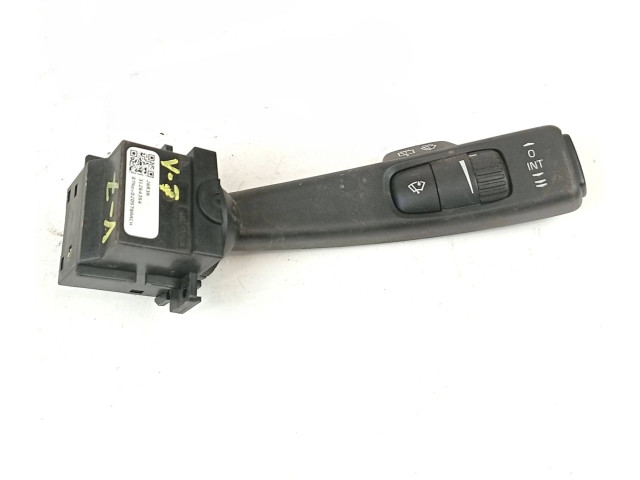 Ручка стеклоочистителей 31264354, 31275360   Volvo V70