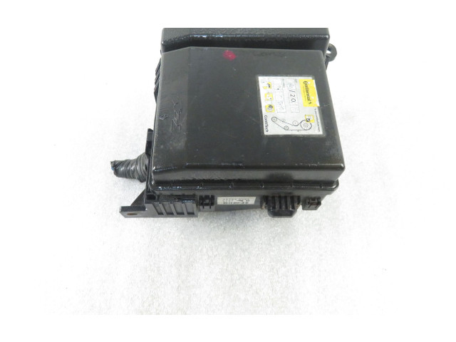 Блок предохранителей 1106000030, 1106000030 Mitsubishi Outlander