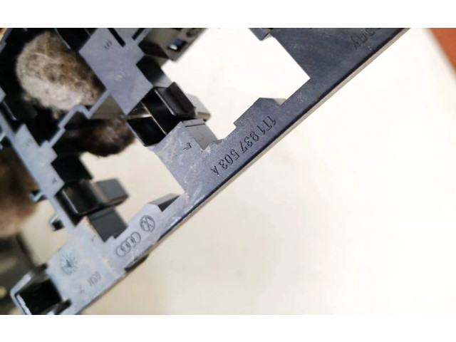   Pojistková skříňka 1t1937503a, 5n0807394a   Volkswagen Tiguan 2008