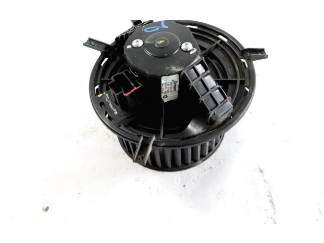 Вентилятор печки    68038189AA   Fiat Freemont