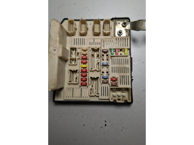 Блок предохранителей 8200481866, S5292   Dacia Sandero    