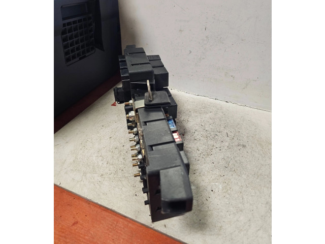 Блок предохранителей  9452993, 518323118   Volvo V70    