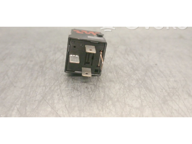 Pojistková skříňka 4H0951253A, 4RA00779120HELLA Volkswagen Caddy 2017