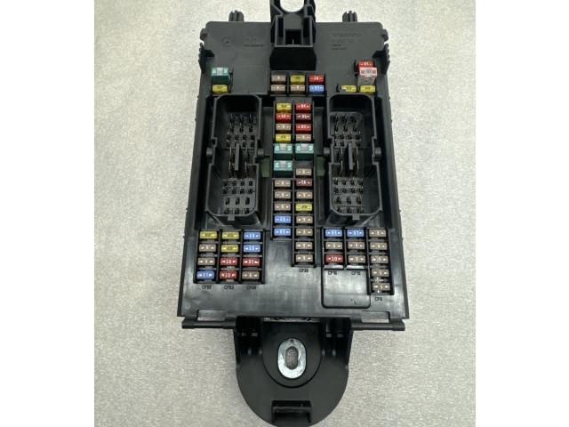 Блок предохранителей 32209198   Volvo XC90    