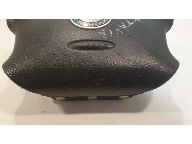 Подушка безопасности водителя 1U0880201K   Skoda Octavia Mk1 (1U)