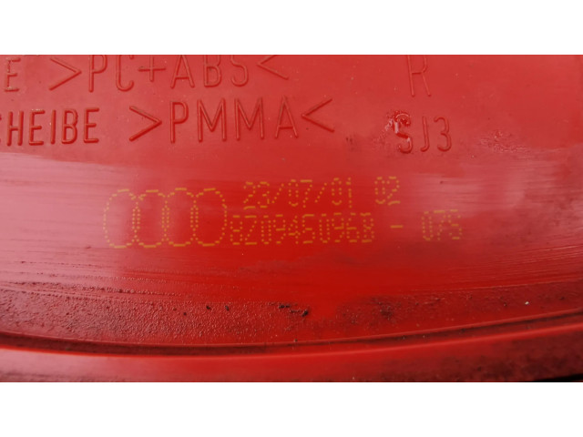 Задний фонарь правый 8Z0945096B Audi A2