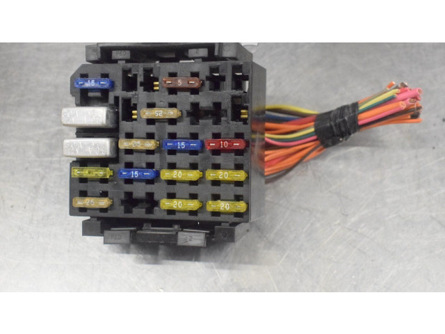 Pojistková skříňka Chevrolet Camaro 1998