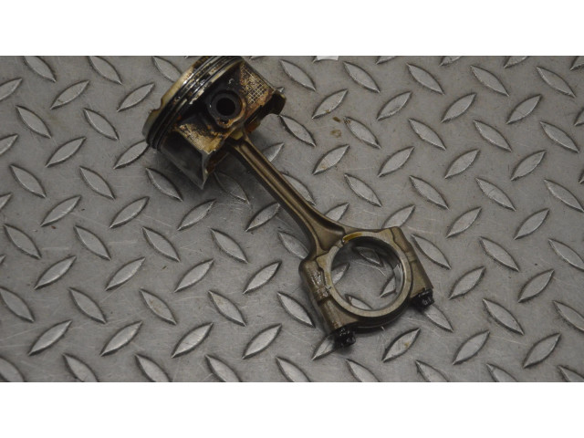 Píst AD70767 Subaru XV FB16