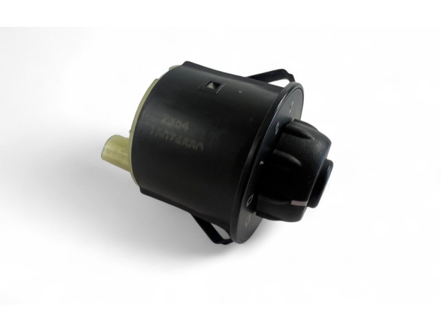 Ручка стеклоочистителей 15074680 Chevrolet TrailBlazer