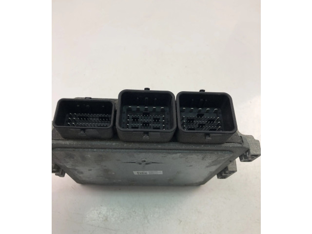 Блок управления двигателем Блок управления 31355669, S180134102B   Volvo V70