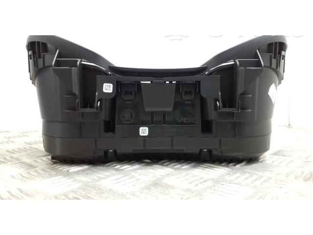 Панель приборов 5E0920951C Skoda Octavia Mk3 (5E)