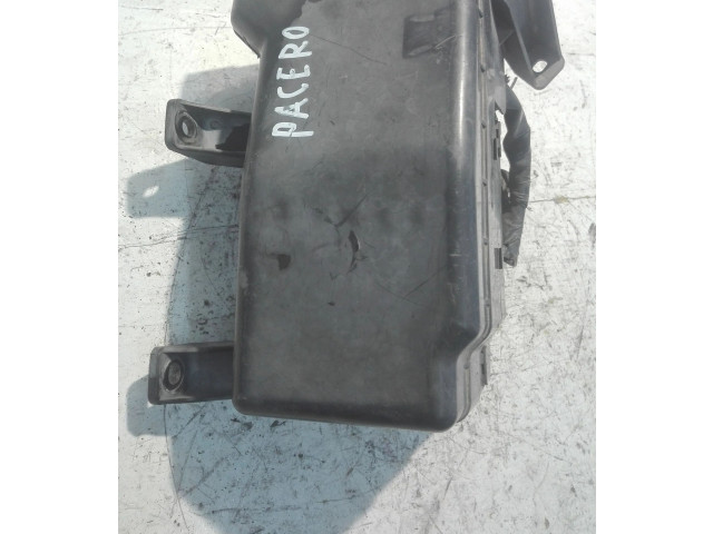 Zpětné zrcátko Mitsubishi Pajero 2003 4M41