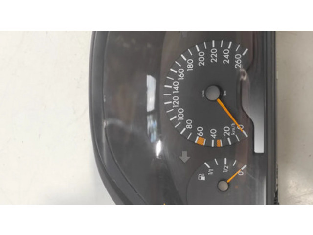 Přístrojová deska Mercedes-Benz E W210 1999 2105403348, 84570285