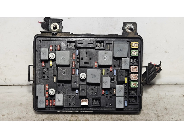 Pojistková skříňka 15877657 Chevrolet HHR 2007