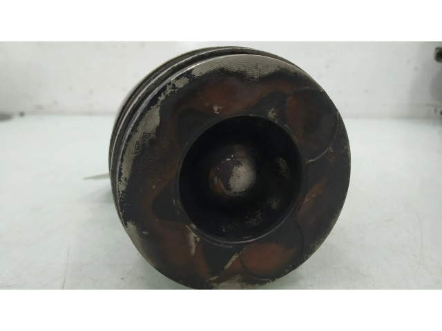 Píst 085190 Citroen C4 I pro naftový motor 2.0