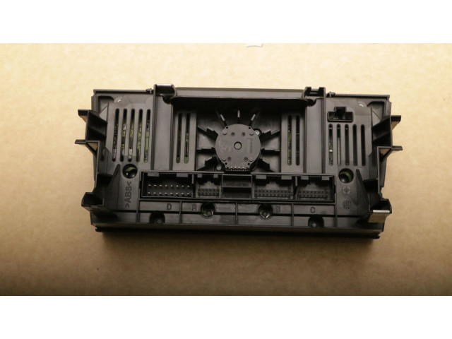 Блок управления климат-контролем 8U0820043C   Audi Q3 8U