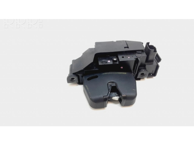 Замок задней крышки