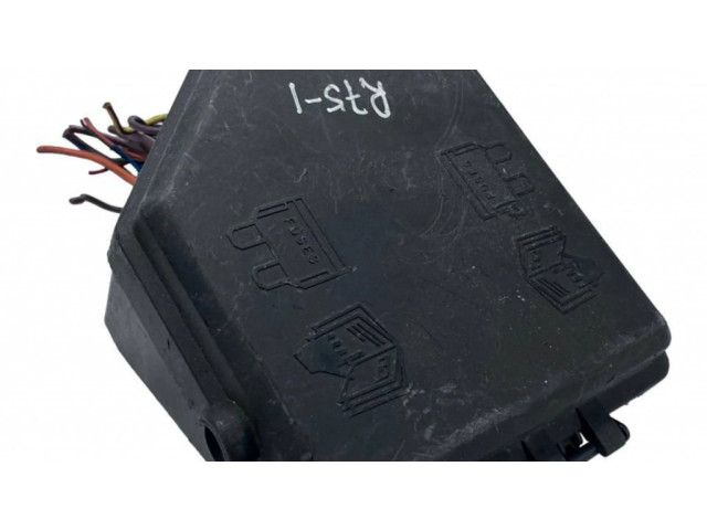 Блок предохранителей  YQE000210, YQH000140   Rover 75    