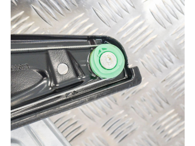 Зеркало электрическое Skoda Yeti (5L) 2009 - 2017 года