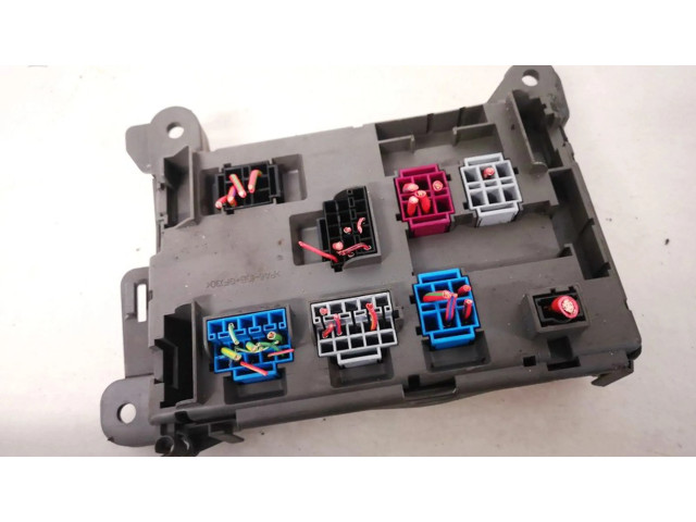 Pojistková skříňka 6931687 BMW X6 E71 2010