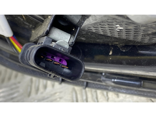 Задний фонарь левый сзади P511268AE Jeep Compass