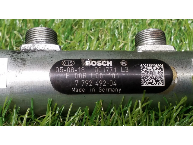 Топливная рампа 7792492, 779249204   BMW 7 E65 E66 3.0 