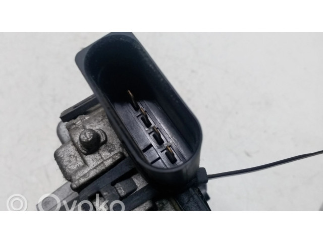 Моторчик дворников 8V4117508BA, 0390241697    Ford Kuga I