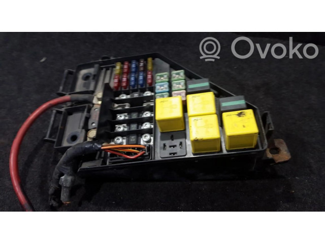 Блок предохранителей yqe103730 Rover 25