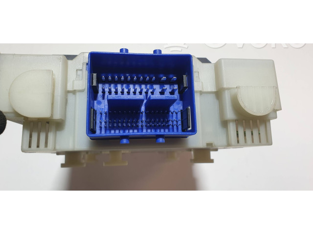 Блок предохранителей 7G9T14C256FA, 30765624AE   Volvo V70    