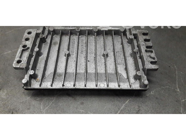 Блок управления двигателем Блок управления S110138000B Renault Clio I