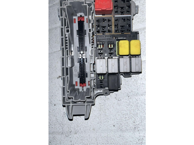 Блок предохранителей 93363140, 93363140   Opel Meriva A    