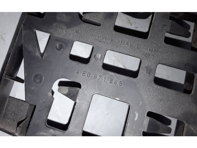   Pojistková skříňka 4E0971845   Audi A8 S8 D3 4E 2006