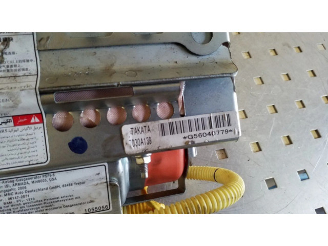 Подушка безопасности пассажира 7030A139 Mitsubishi Pajero