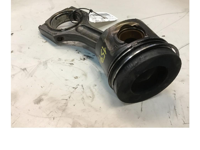 Píst BMW 1 E81 E87 pro naftový motor 2.0