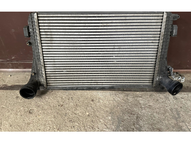 Интеркулер 1K0145803T Volkswagen Golf VI