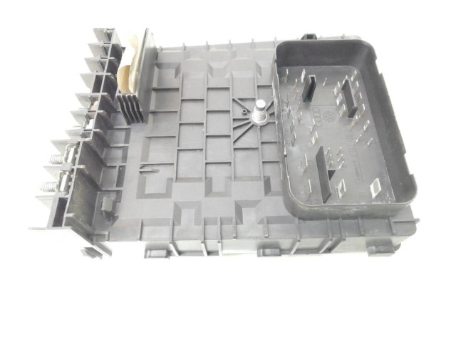 Pojistková skříňka 1K0937125A Volkswagen Caddy