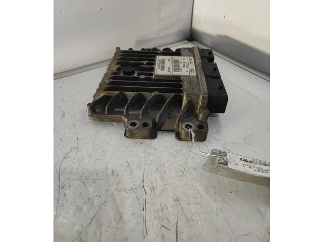 Блок управления двигателя 237104331R   Renault Twingo II