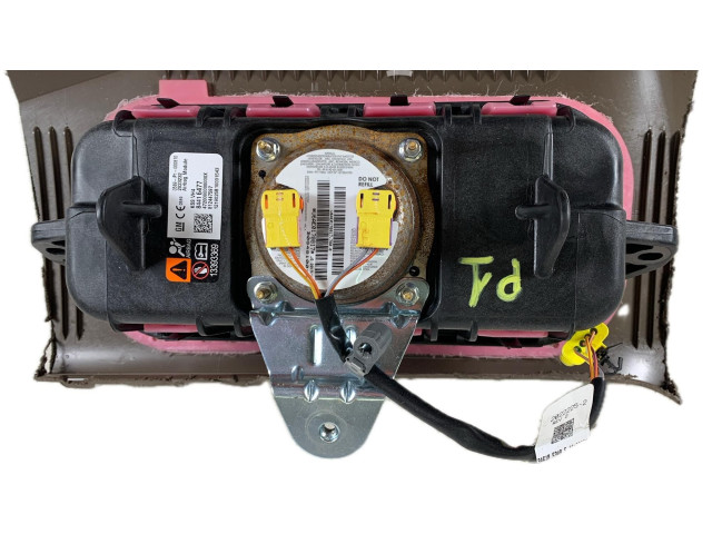 Подушка безопасности пассажира 84416477 Chevrolet Volt II