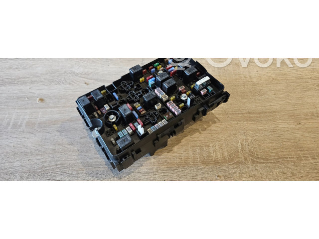 Pojistková skříňka 68491076AB Chrysler Pacifica 2018