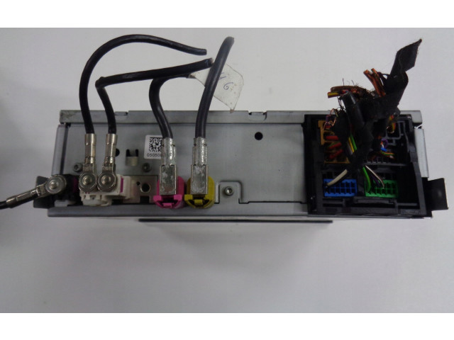 Радио/ проигрыватель CD/DVD / навигация